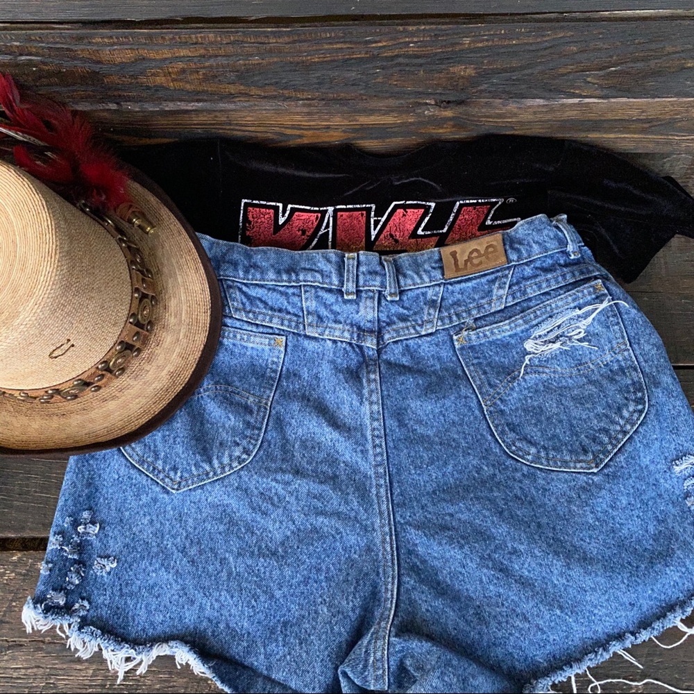 VINTAGE LEE DENIM CUT OFF SHORTS, MED WASH sz 18
